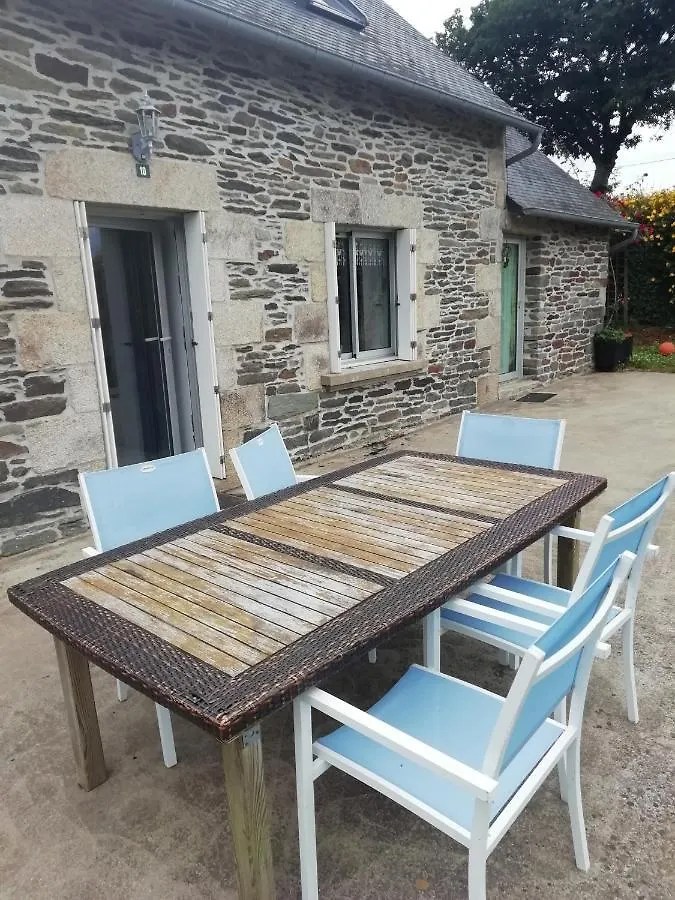Logement Pour Vieilles Charrues Kergonan  홈스테이 Kergonan (Cotes-d'Armor)